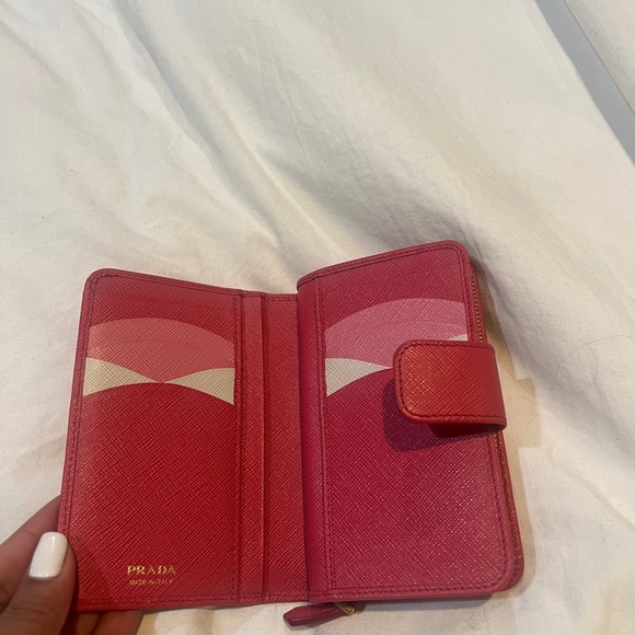 Prada wallet - Picture 3 of 3